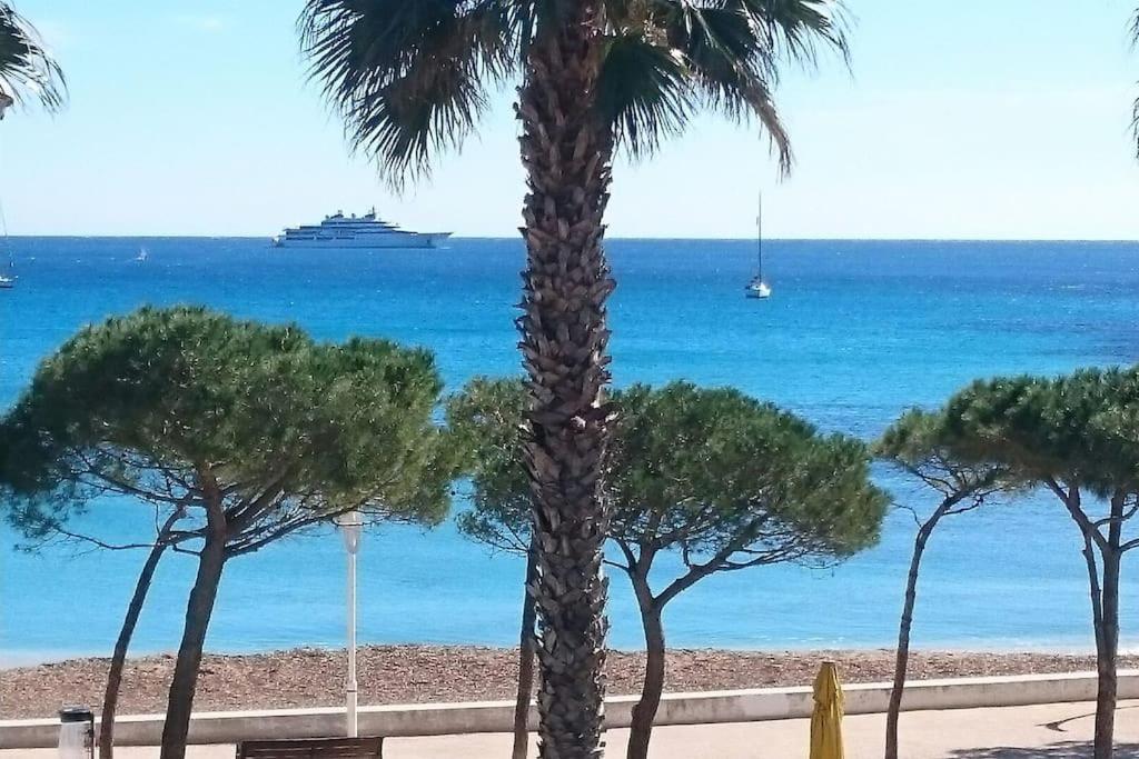 T3 Sur La Plage Vue Feerique Mer,Wifi, Parking Inclus , Clim لا سيوتا المظهر الخارجي الصورة