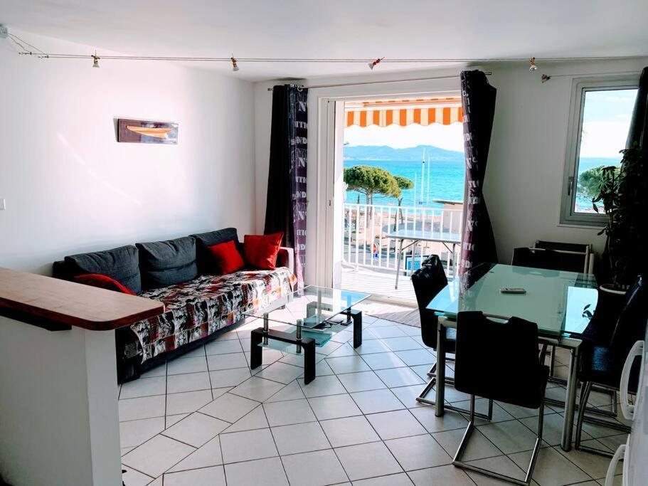 T3 Sur La Plage Vue Feerique Mer,Wifi, Parking Inclus , Clim لا سيوتا المظهر الخارجي الصورة