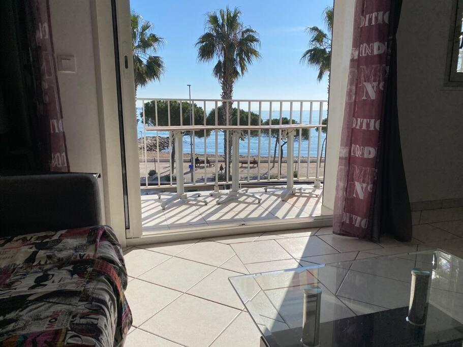 T3 Sur La Plage Vue Feerique Mer,Wifi, Parking Inclus , Clim لا سيوتا المظهر الخارجي الصورة