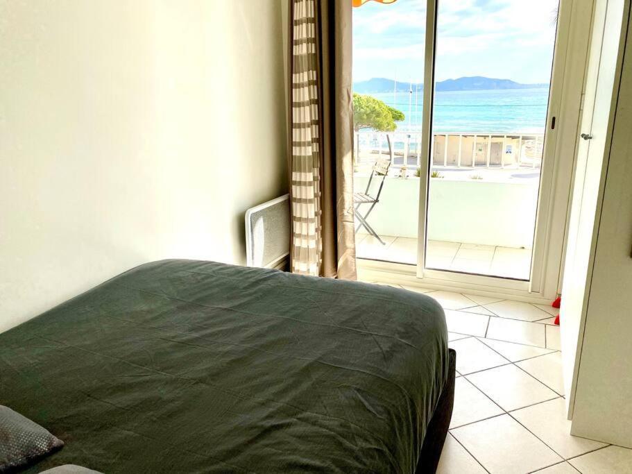 T3 Sur La Plage Vue Feerique Mer,Wifi, Parking Inclus , Clim لا سيوتا المظهر الخارجي الصورة