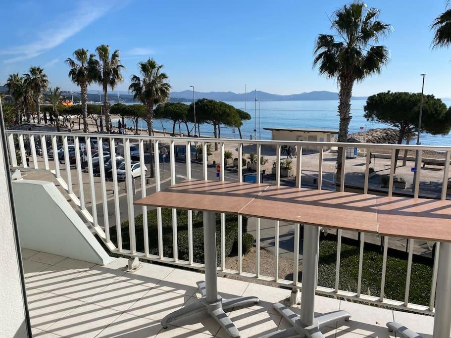 T3 Sur La Plage Vue Feerique Mer,Wifi, Parking Inclus , Clim لا سيوتا المظهر الخارجي الصورة