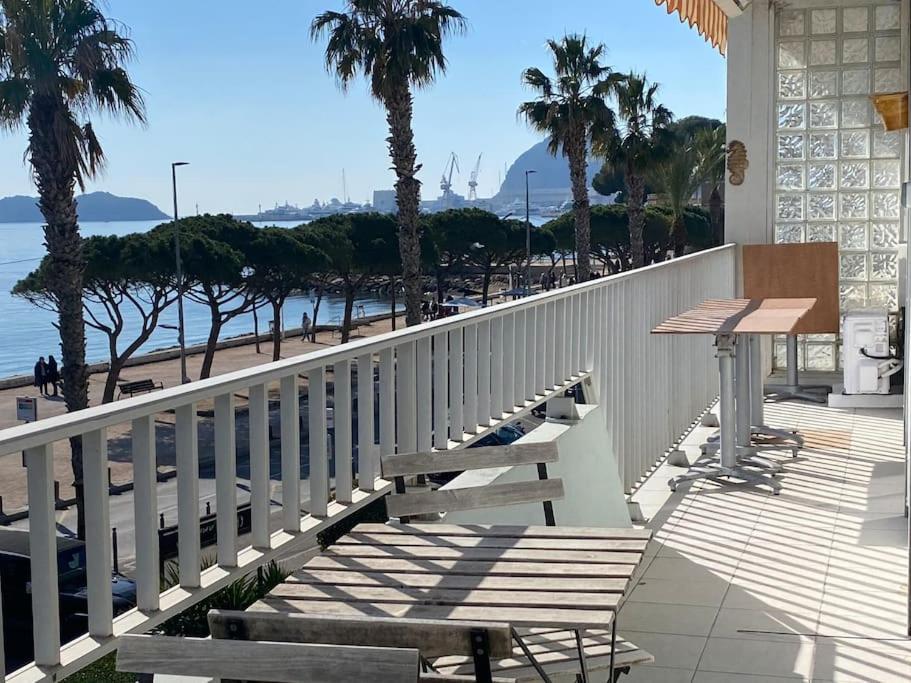 T3 Sur La Plage Vue Feerique Mer,Wifi, Parking Inclus , Clim لا سيوتا المظهر الخارجي الصورة