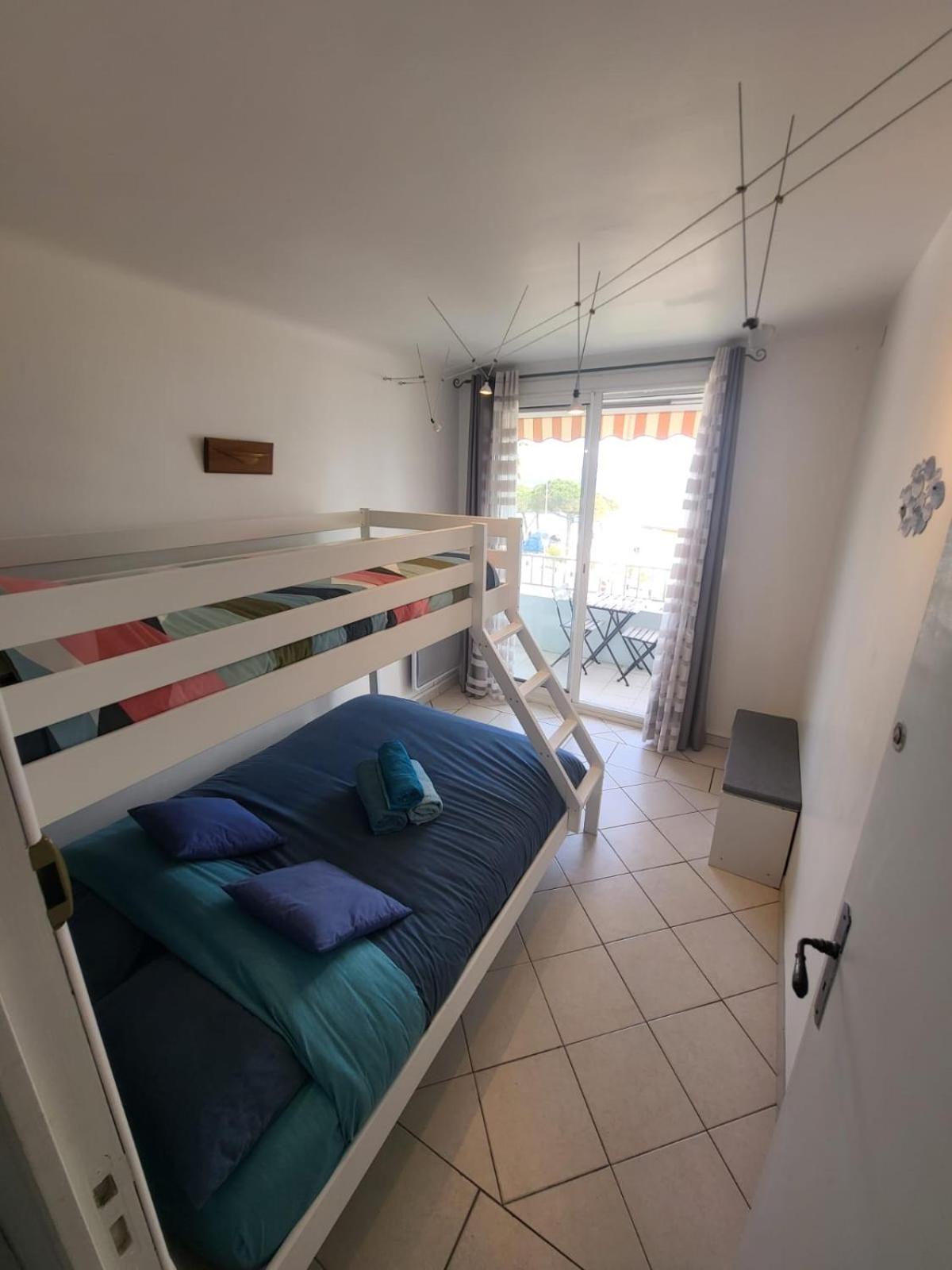 T3 Sur La Plage Vue Feerique Mer,Wifi, Parking Inclus , Clim لا سيوتا المظهر الخارجي الصورة